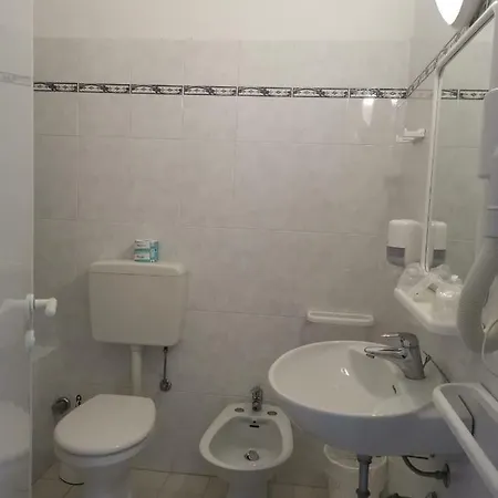 Отель Milani 3*