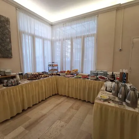 Отель Milani 3*